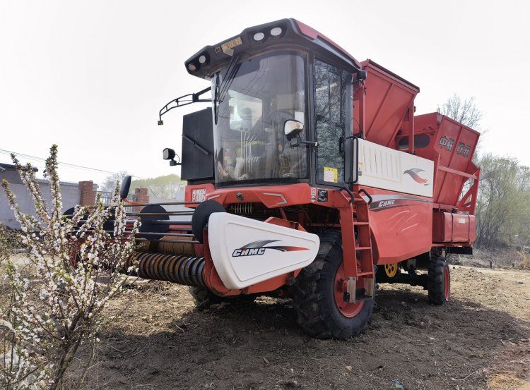 中聯(lián)收獲花生撿拾收獲機有多火?這個用戶兩年買3臺!