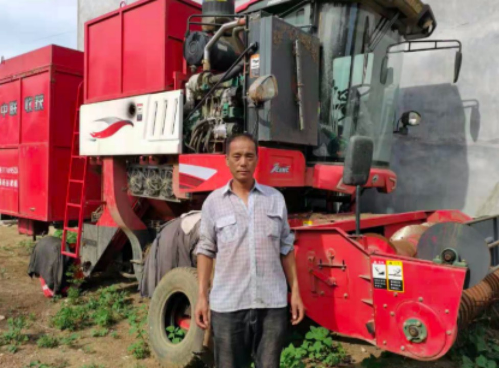 22歲貨車(chē)司機(jī)為什么堅(jiān)持購(gòu)買(mǎi)鄭州中聯(lián)花生機(jī)?
